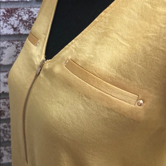 Express Mustard Zipper Blouse - Picture 5 of 7